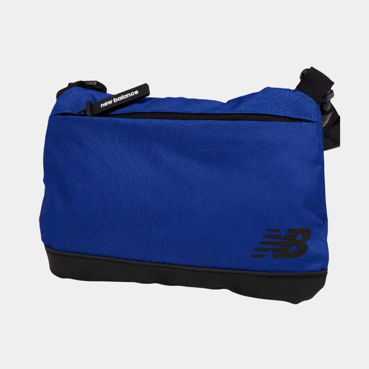 ESSENTIALS - SLING BAG