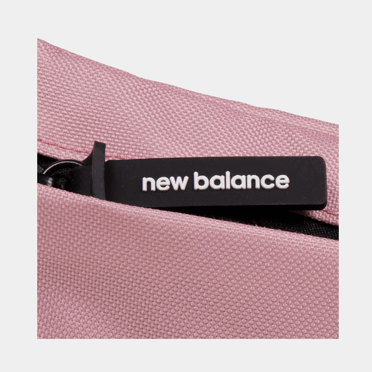 ESSENTIALS - SLING BAG