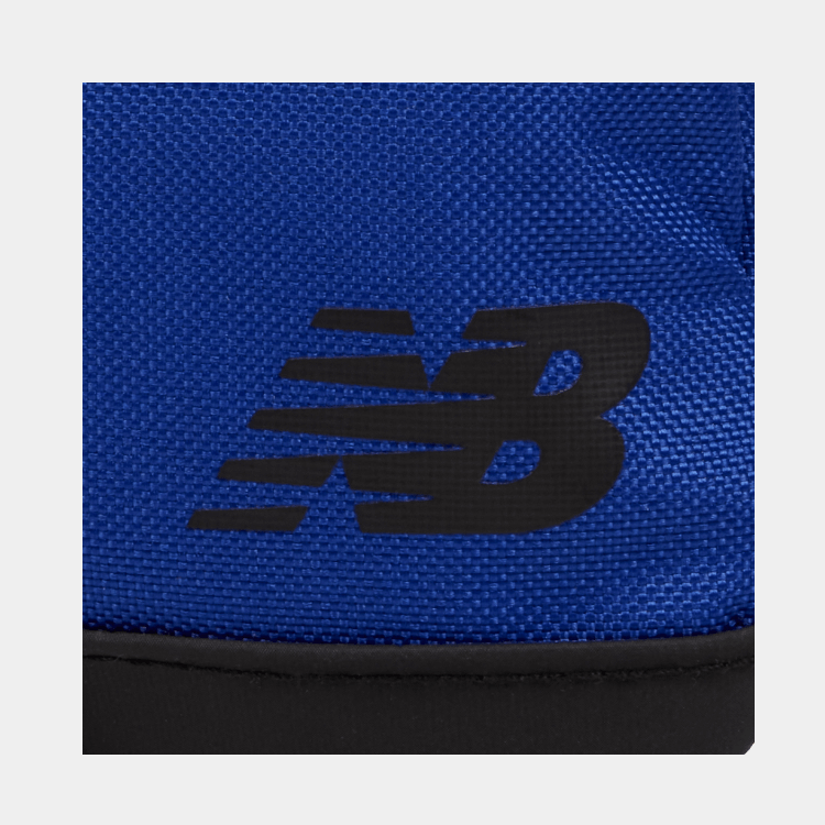 ESSENTIALS - SLING BAG