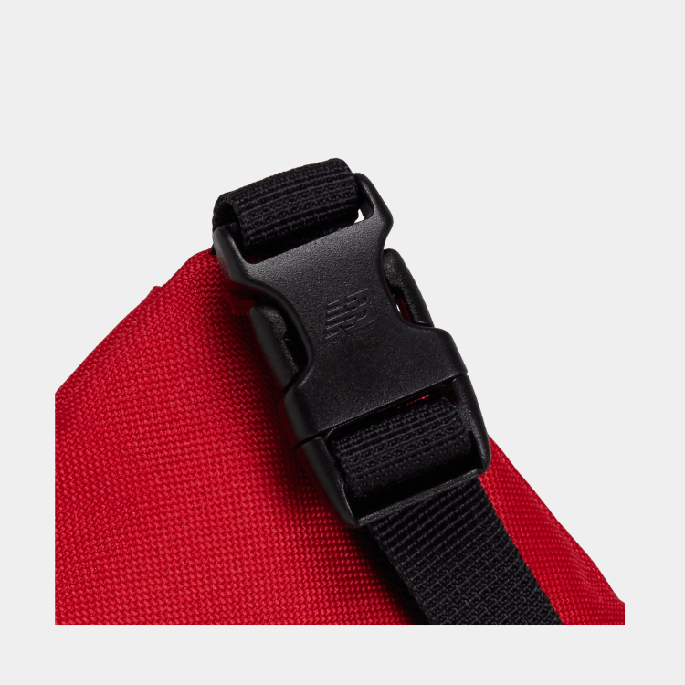 ESSENTIALS - SLING BAG