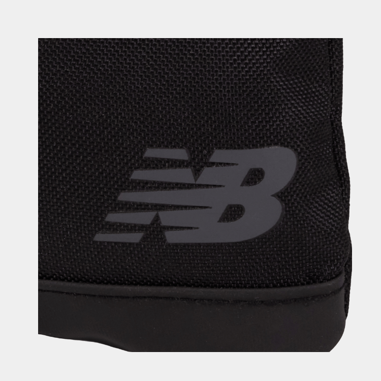 ESSENTIALS - SLING BAG